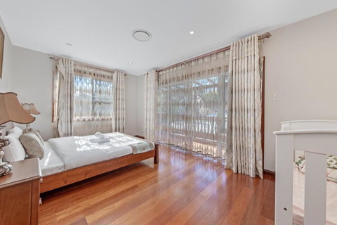 Exquisite Chinese Style Garden - Getaway Accommodation 3