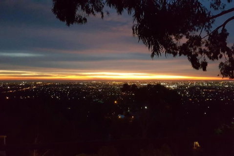 Family Home Prestigious Suburb Panoramic Views - Getaway Accommodation 3
