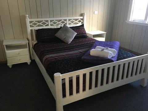 Goondihill Hotel - Getaway Accommodation 4