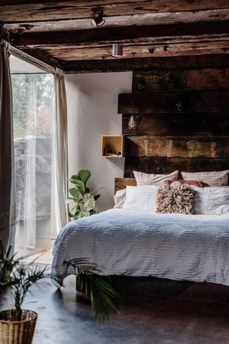 Grand Designs Eco Bush Retreat - Getaway Accommodation 1
