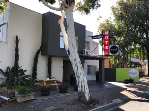 Hello Adelaide Motel And Apartments - Getaway Accommodation 0