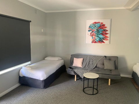 Hello Adelaide Motel And Apartments - Getaway Accommodation 2