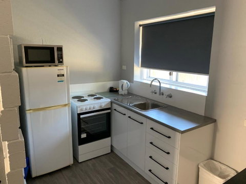Hello Adelaide Motel And Apartments - Getaway Accommodation 3
