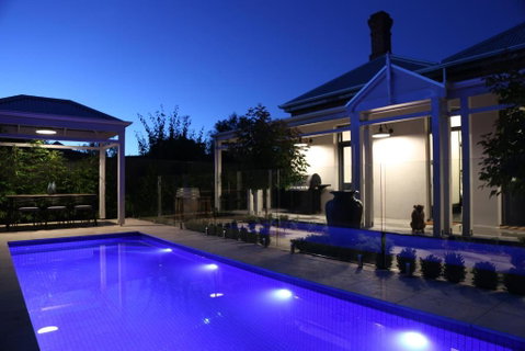 Hollidge House 5 Star Luxury Apartments - Getaway Accommodation 1