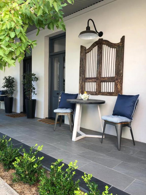 Hollidge House 5 Star Luxury Apartments - Getaway Accommodation 3