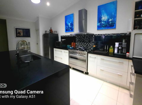 ISLAND ROOM On Magnetic Island - Getaway Accommodation 2