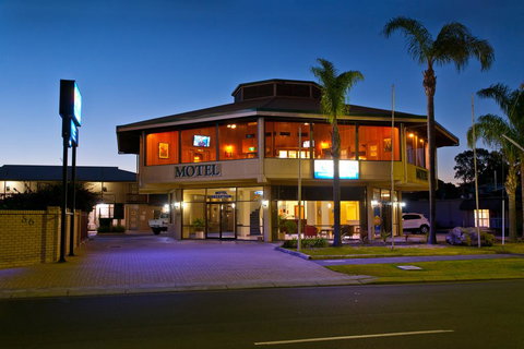 Admiral Motel Bunbury - Getaway Accommodation 0