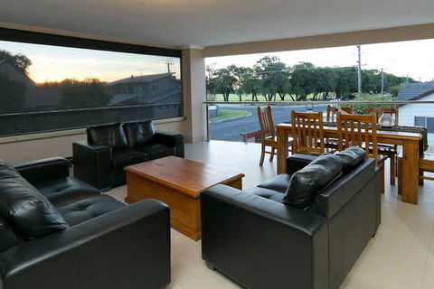 Alcedonia Retreat - Getaway Accommodation 2