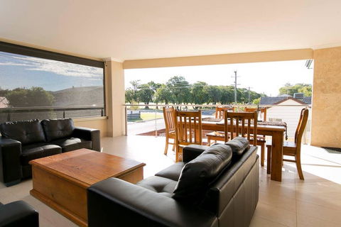 Alcedonia Retreat - Getaway Accommodation 1