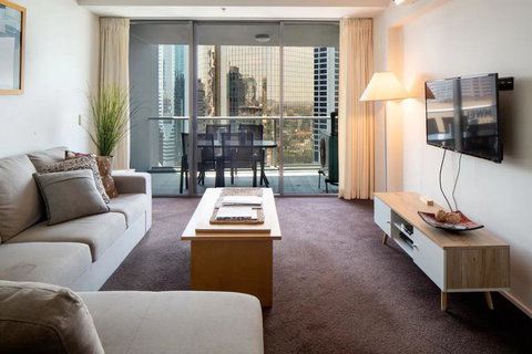 Amazing Brisbane CBD 2 Bedroom Apartment With River Views - Getaway Accommodation 0
