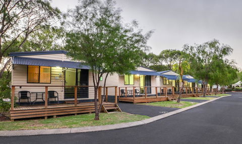 Amblin Holiday Park - Getaway Accommodation 1
