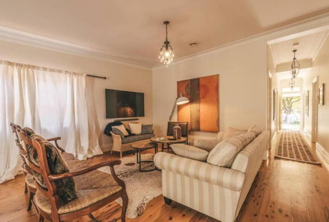 Ambrose On Byng - Central Location W/ 2 Bathroom - Getaway Accommodation 0