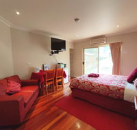 Angela's Beach Stays - Getaway Accommodation