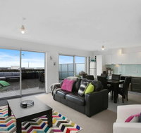 APOLLO 13 PENTHOUSE - free wifi  huge terrace - Getaway Accommodation