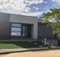 Apple House Tarneit North - Getaway Accommodation