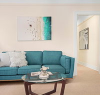 Art Deco apartment steps from harbour and beach - Getaway Accommodation