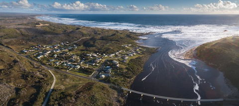 Arthur Riverfront And Sea Lodge Upstream - Getaway Accommodation 1