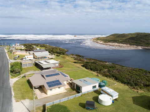 Arthur Riverfront And Sea Lodge Upstream - Getaway Accommodation 2