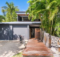 Arya Holiday House Byron Bay - Getaway Accommodation