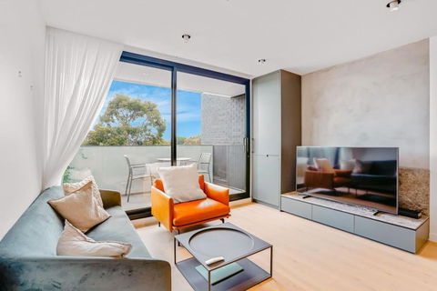 Luxurious Elsternwick Apt Living With Parking - Getaway Accommodation 1