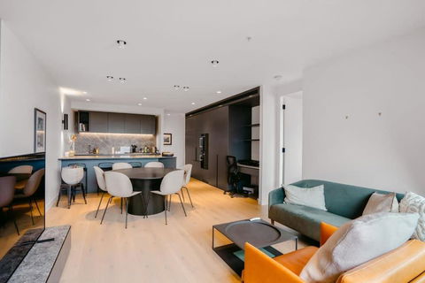 Luxurious Elsternwick Apt Living With Parking - Getaway Accommodation 3