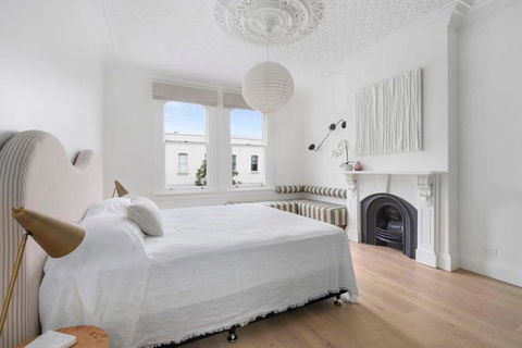 Luxury Designer Redfern House - Getaway Accommodation 3