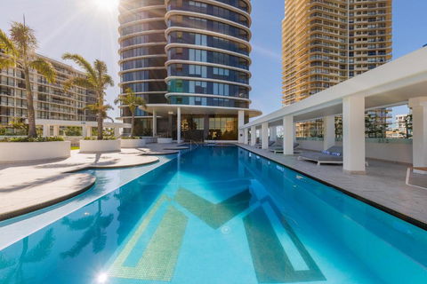 Meriton Suites Surfers Paradise - Getaway Accommodation 1