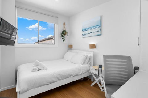 Modern Character Filled Cottage - Getaway Accommodation 3