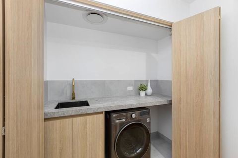 Mordialloc Beach Retreat 4 - Mordialloc - Getaway Accommodation 2