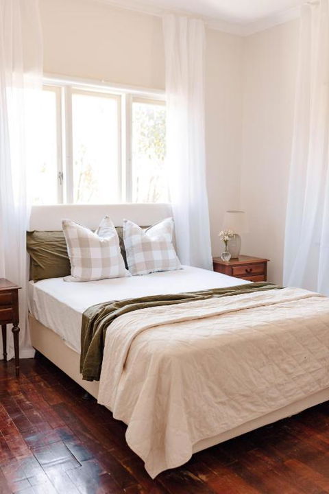 Pet Friendly Family Home In Bluff Point - Getaway Accommodation 1