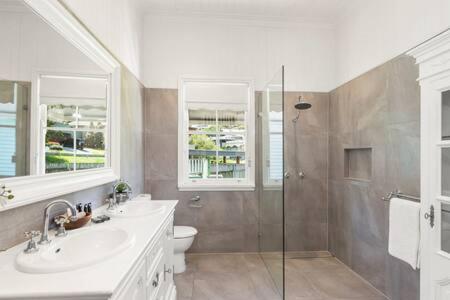 Pet Friendly Family Home In Brisbane - Relocations And Family Stays - Fast Internet - Parking - Netflix - Getaway Accommodation 2