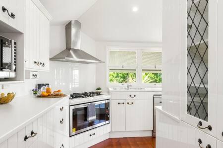 Pet Friendly Family Home In Brisbane - Relocations And Family Stays - Fast Internet - Parking - Netflix - Getaway Accommodation 3