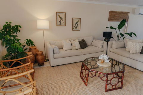 Pet Friendly Townhouse - Getaway Accommodation 1