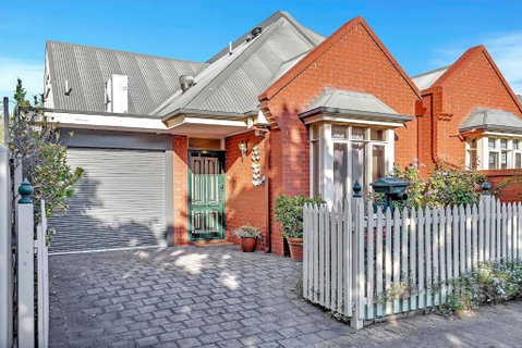 Picket Fence Cottage - Steps From Adelaide Oval - Getaway Accommodation 0