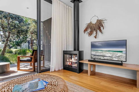 Privately Managed Villa 12 Bangalay Luxury Villas - Getaway Accommodation 0