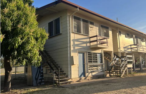 Q Lux Inn Emerald - Getaway Accommodation 0