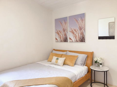 Quaint Double Or Queen Room - Mins To Stations&UNSW - Shared Bathroom - Getaway Accommodation 0