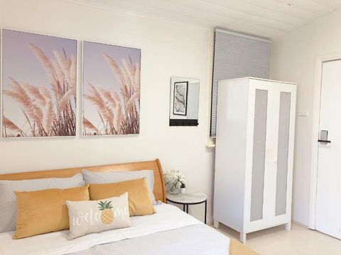 Quaint Double Or Queen Room - Mins To Stations&UNSW - Shared Bathroom - Getaway Accommodation 1
