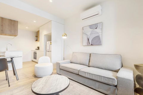 Quaint Stylish Hideout In Trendy South Melbourne - Getaway Accommodation 2