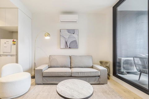 Quaint Stylish Hideout In Trendy South Melbourne - Getaway Accommodation 1