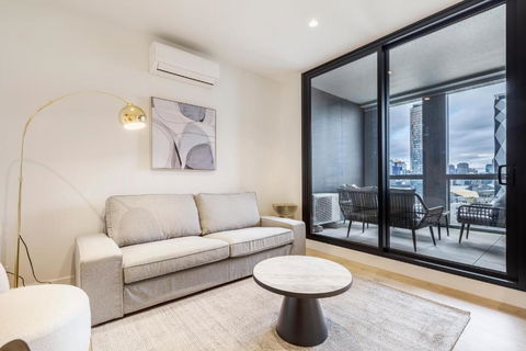Quaint Stylish Hideout In Trendy South Melbourne - Getaway Accommodation 0