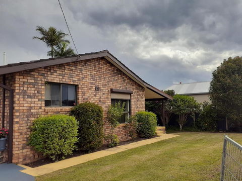 QUIET PROPERTY BY THE RIVER - Getaway Accommodation 0