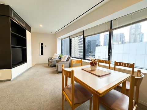 QV Central Oasis Contemporary City Getaway - Getaway Accommodation 2