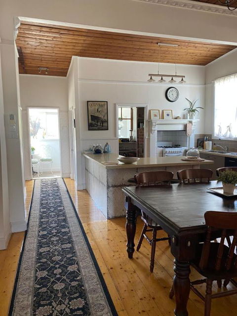 R&R Blue Diamond Luxury Cottage Maryborough, Vic - Getaway Accommodation 3