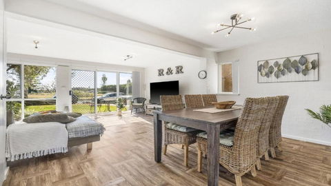 R & R Port Macquarie - Getaway Accommodation 0