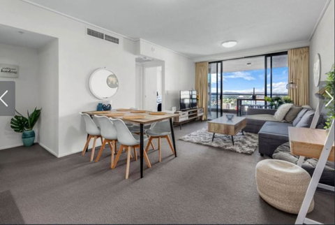 AU1 - Long Stay W Balcony RiverViews Fast WiFi - Getaway Accommodation 1