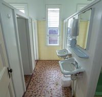 Australian Hotel - Getaway Accommodation