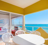 Avalon 4 - right across the road from convent beach - uninterrupted views - Getaway Accommodation