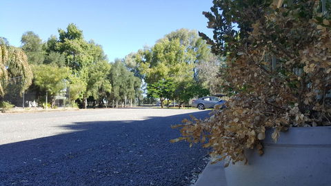 Back O Bourke Motel - Getaway Accommodation 1