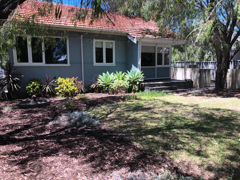 Barefoot Beach Cottage - Busselton - Getaway Accommodation 3